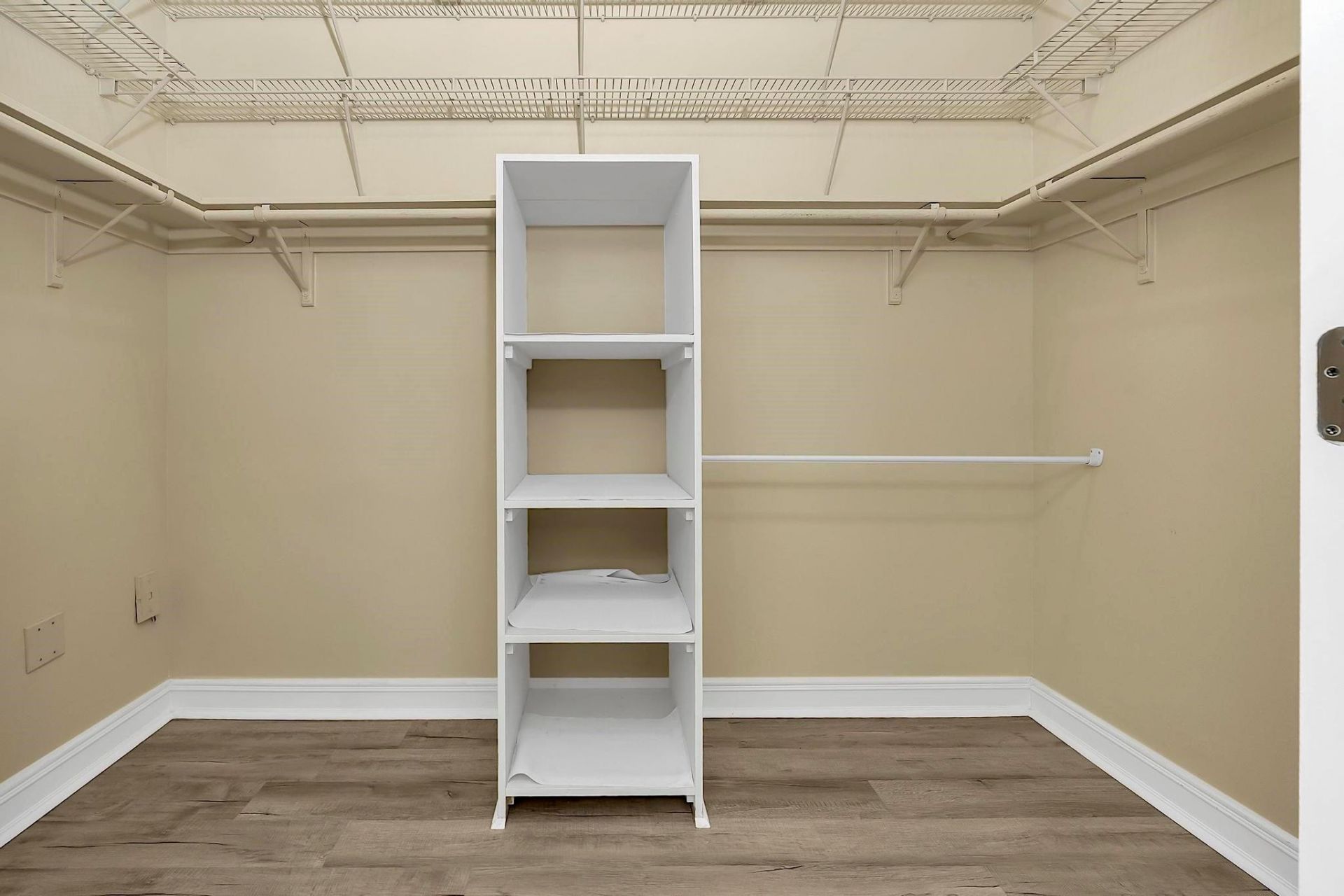 16102 Emerald Estates Dr, Unit 108, Weston, FL 33331 Photo