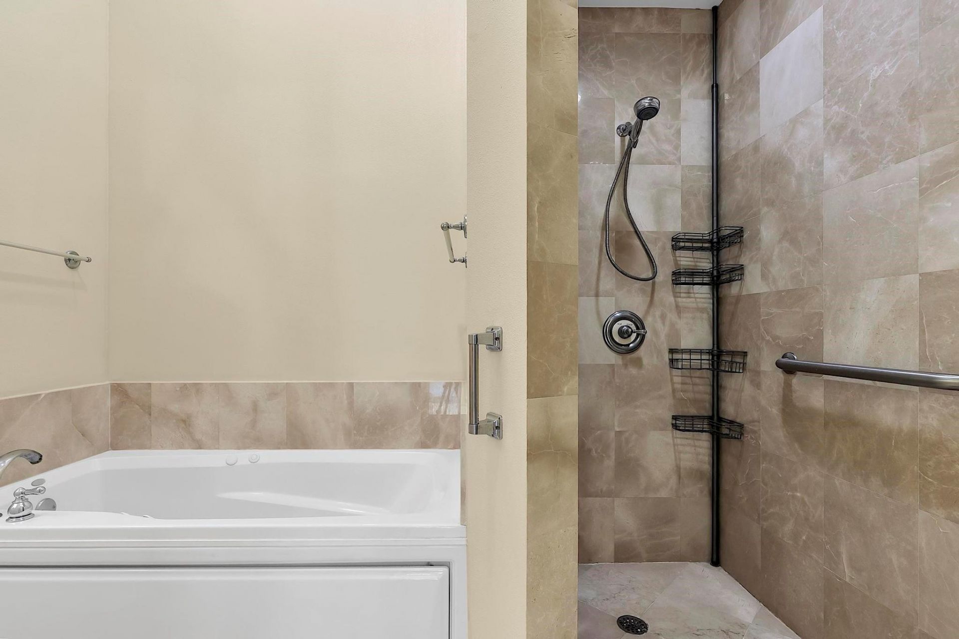 16102 Emerald Estates Dr, Unit 108, Weston, FL 33331 Photo