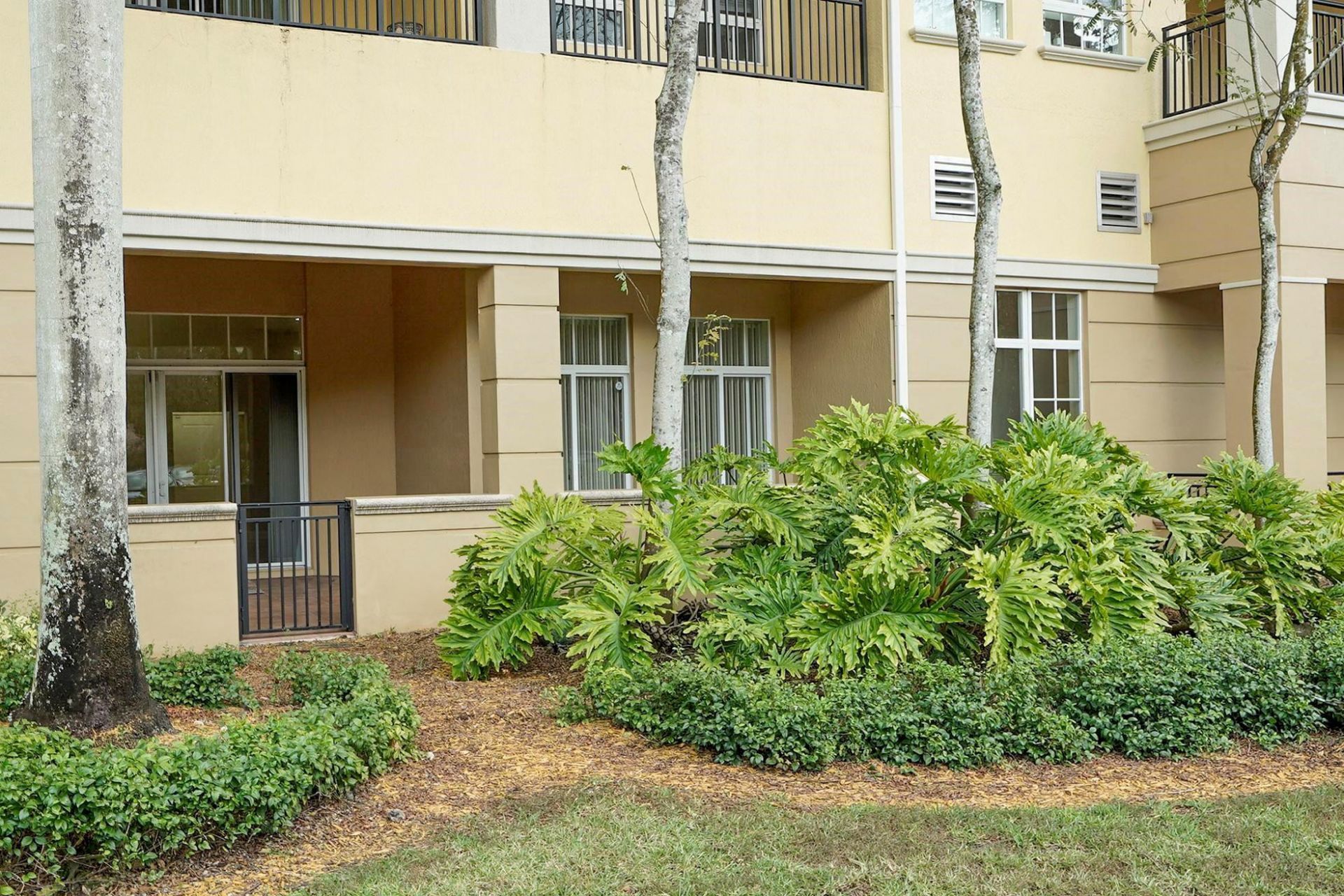 16102 Emerald Estates Dr, Unit 108, Weston, FL 33331 Photo