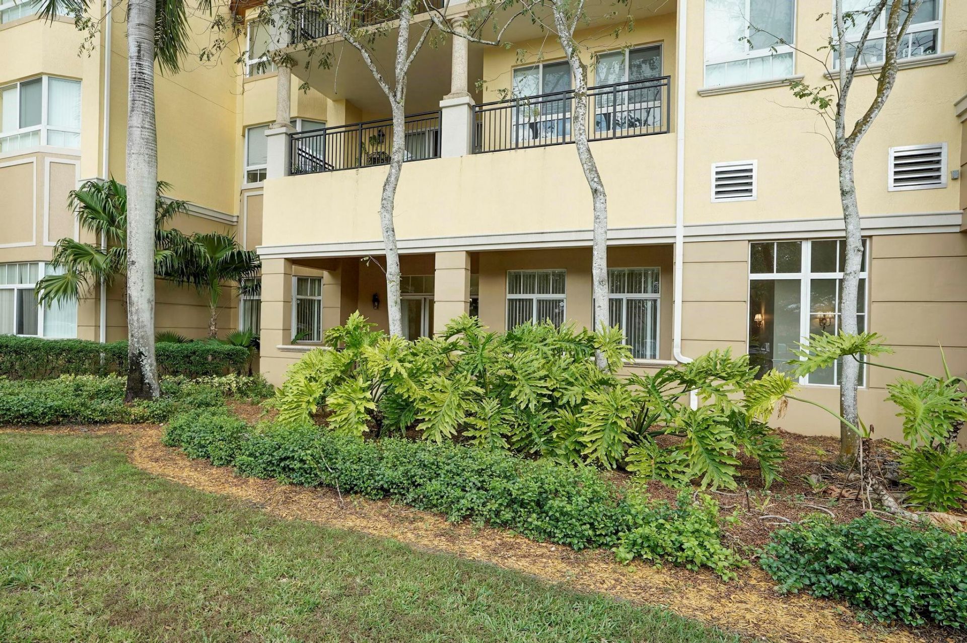 16102 Emerald Estates Dr, Unit 108, Weston, FL 33331 Photo