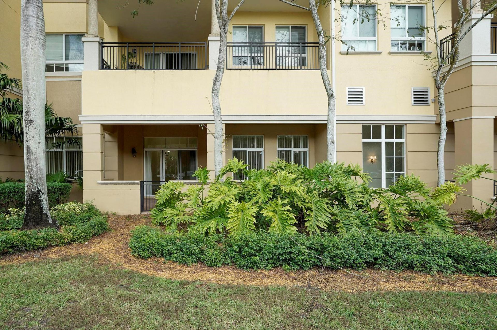 16102 Emerald Estates Dr, Unit 108, Weston, FL 33331 Photo