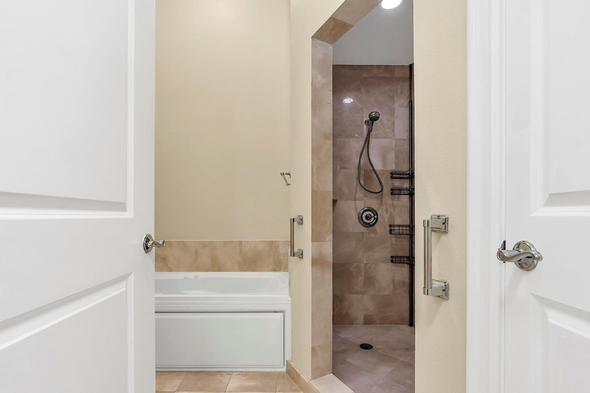 16102 Emerald Estates Drive, Unit 108, Weston, FL 33331 Photo