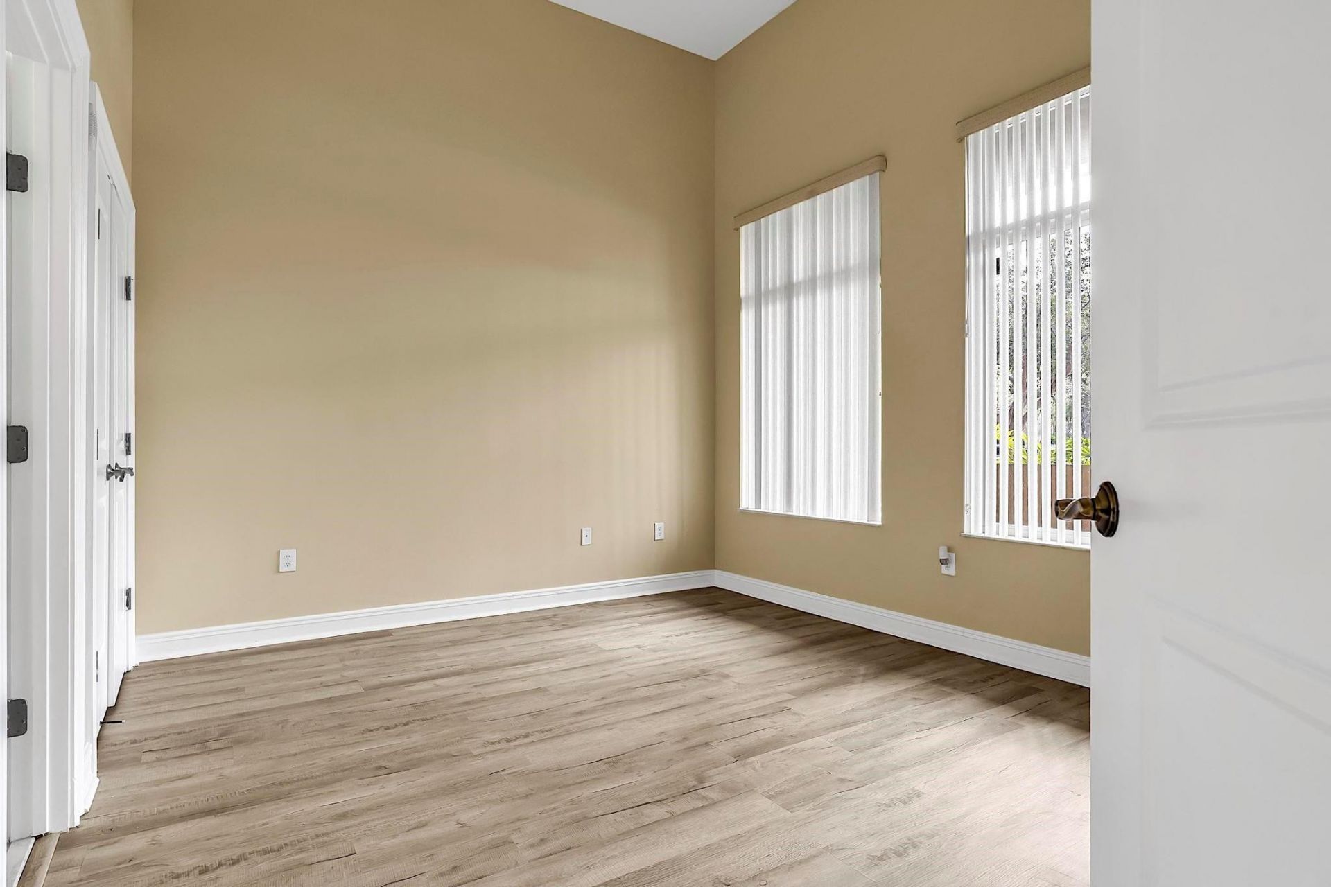 16102 Emerald Estates Drive, Unit 108, Weston, FL 33331 Photo
