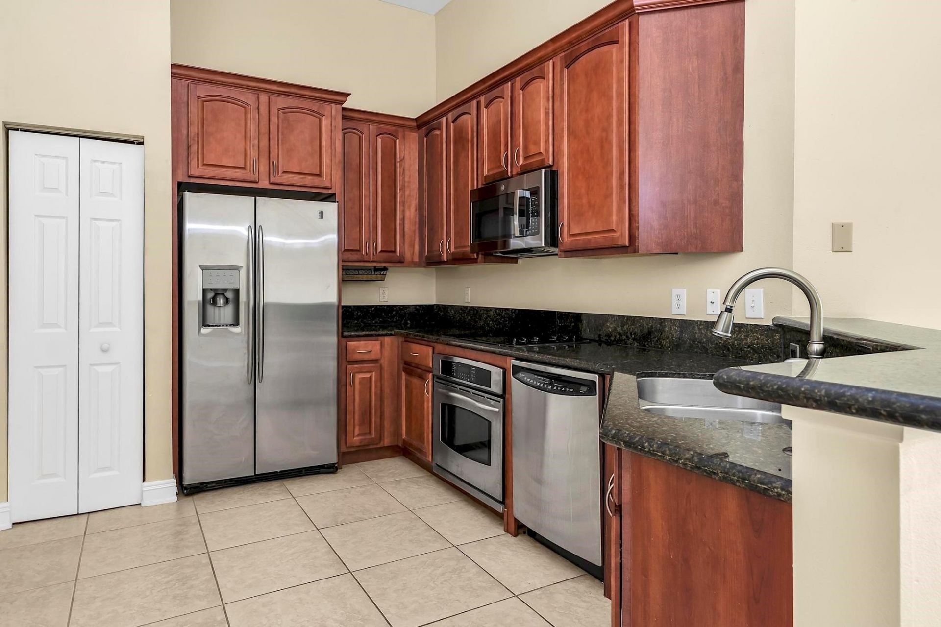 16102 Emerald Estates Drive, Unit 108, Weston, FL 33331 Photo