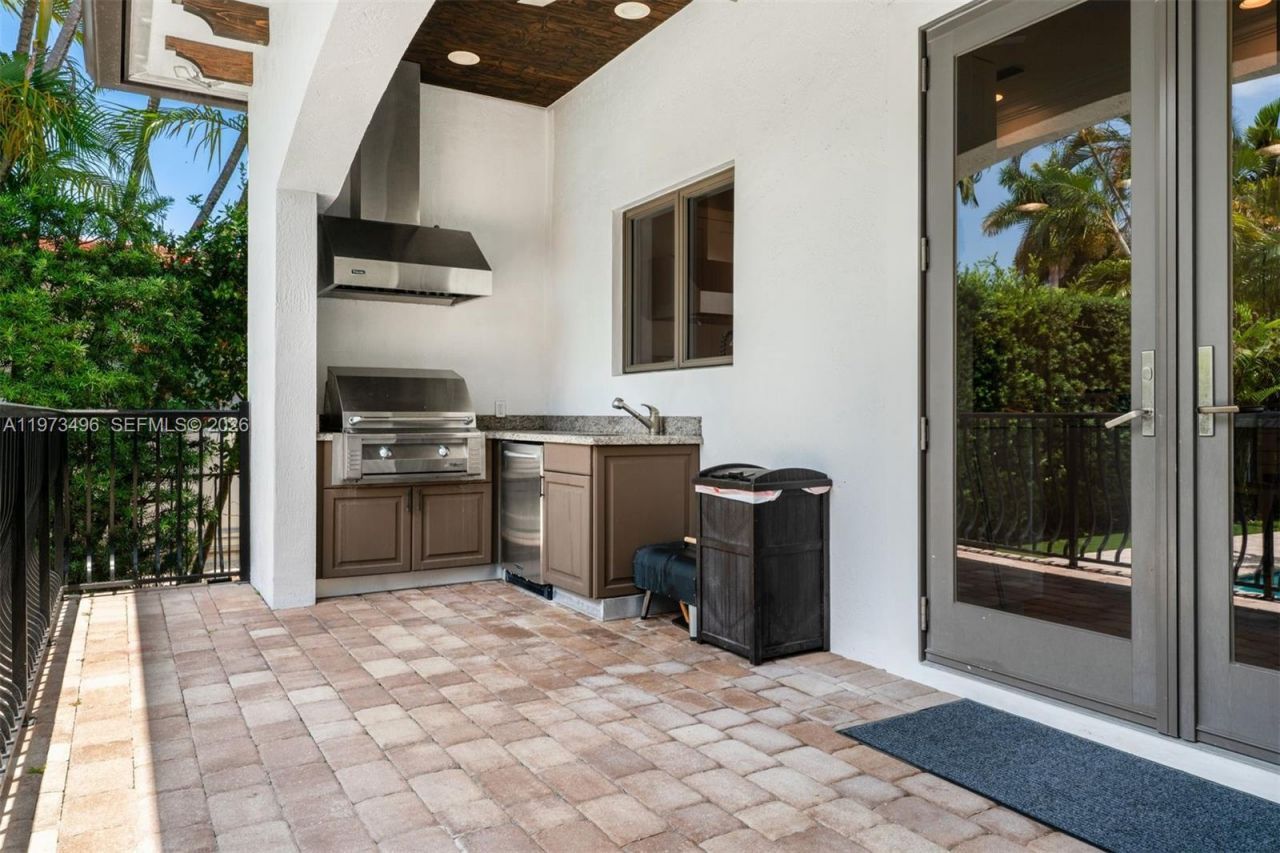 1210 95th Street , Bay Harbor Islands, FL 33154 Photo