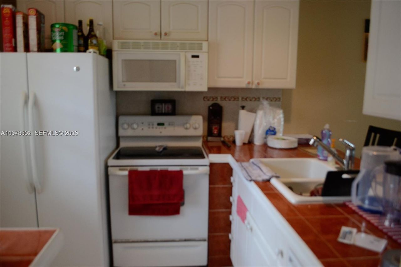 5021 W Oakland Park Blvd , Unit 104, Lauderdale Lakes, FL 33313 Photo