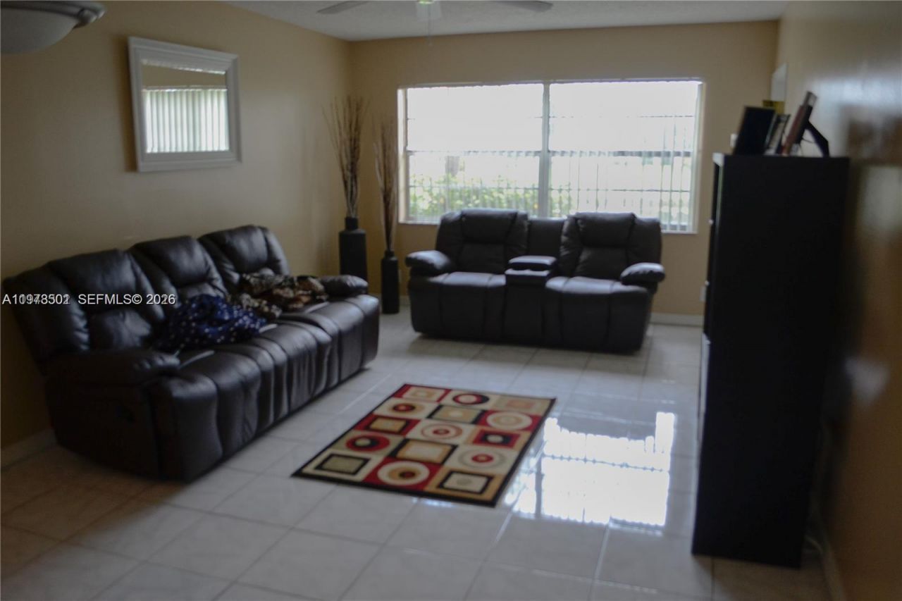 5021 W Oakland Park Blvd , Unit 104, Lauderdale Lakes, FL 33313 Photo