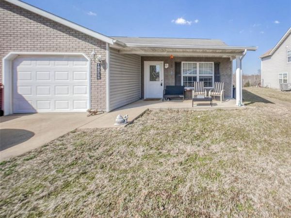 16825 Huntington Lane, Unit B, St Robert, MO 65584