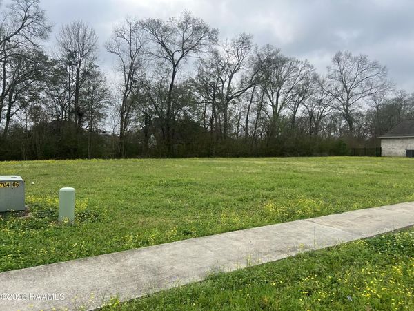 202 Fawn Crest Drive, Lafayette, LA 70508