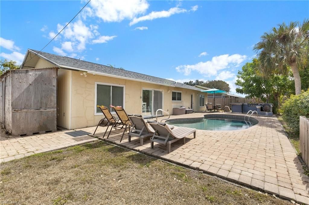 1371 Torreya Cir, North Fort Myers, FL 33917 Photo