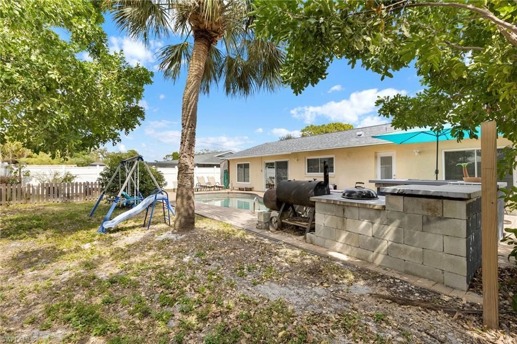 1371 Torreya Cir, North Fort Myers, FL 33917 Photo