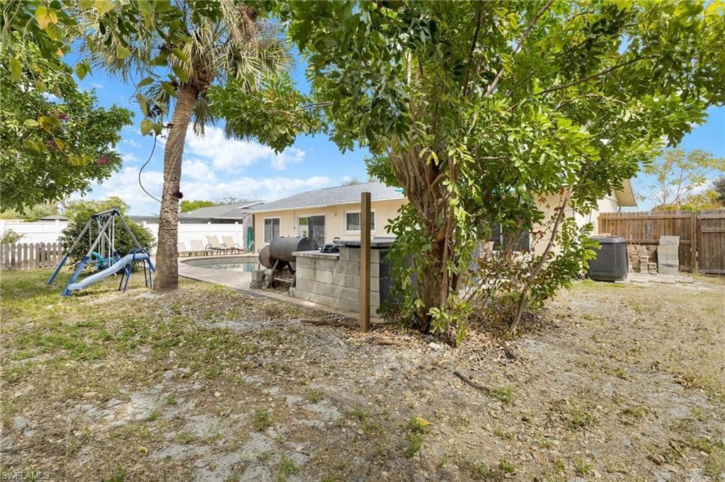 1371 Torreya Cir, North Fort Myers, FL 33917 Photo