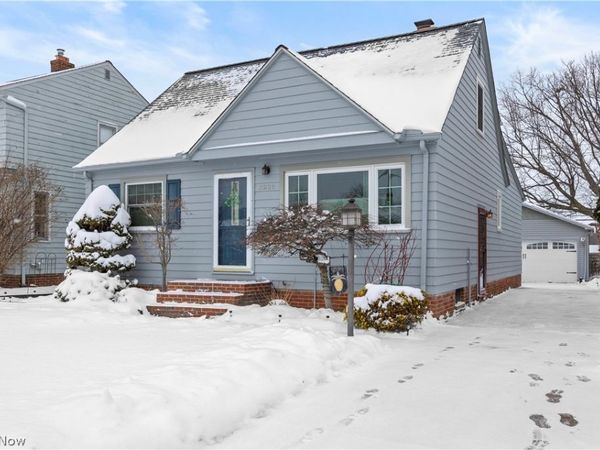 3226 Stanfield Drive, Parma, OH 44134