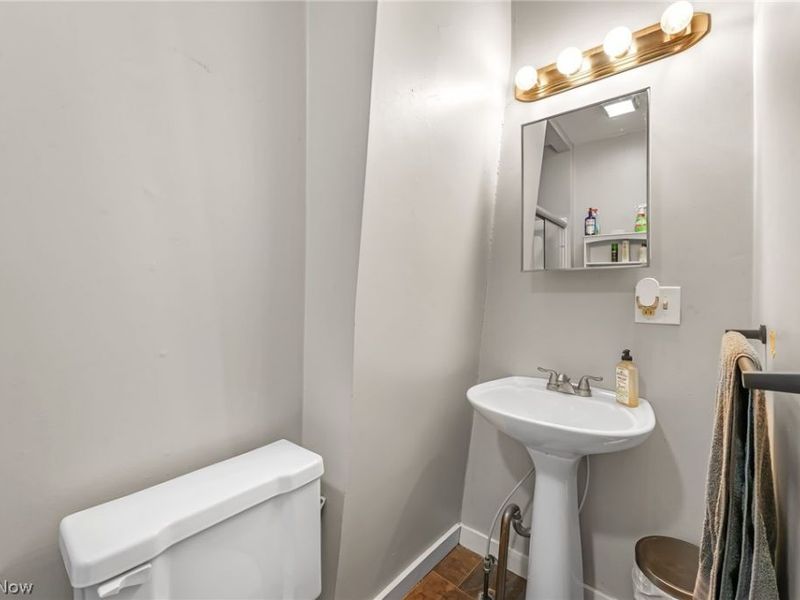1009 Kenilworth Avenue, Unit 3, Cleveland, OH 44113 Photo 16