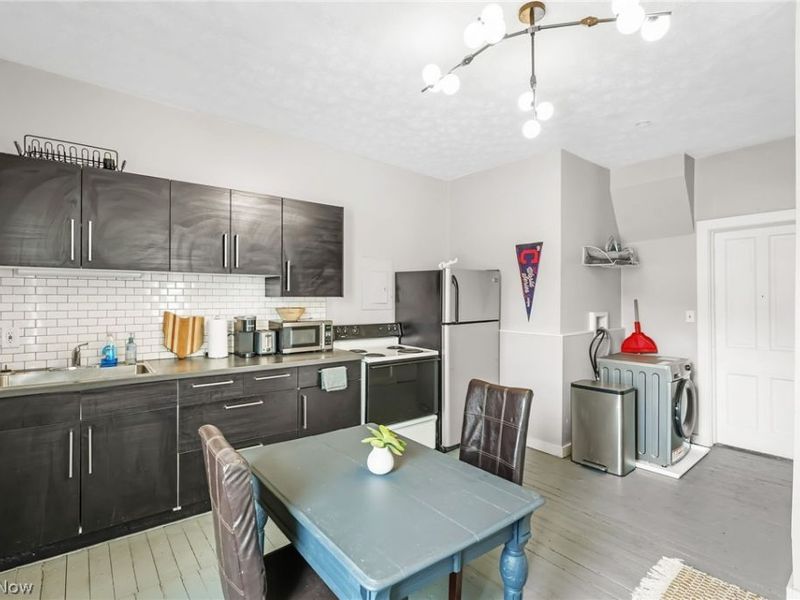 1009 Kenilworth Avenue, Unit 3, Cleveland, OH 44113 Photo 9