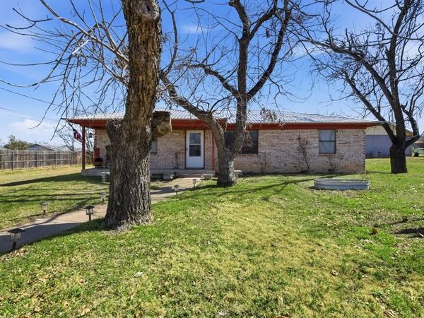504 N Hall Street, Hamilton, TX 76531