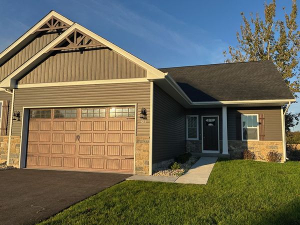 634 Anjali Court , Unit R, Sycamore, IL 60178