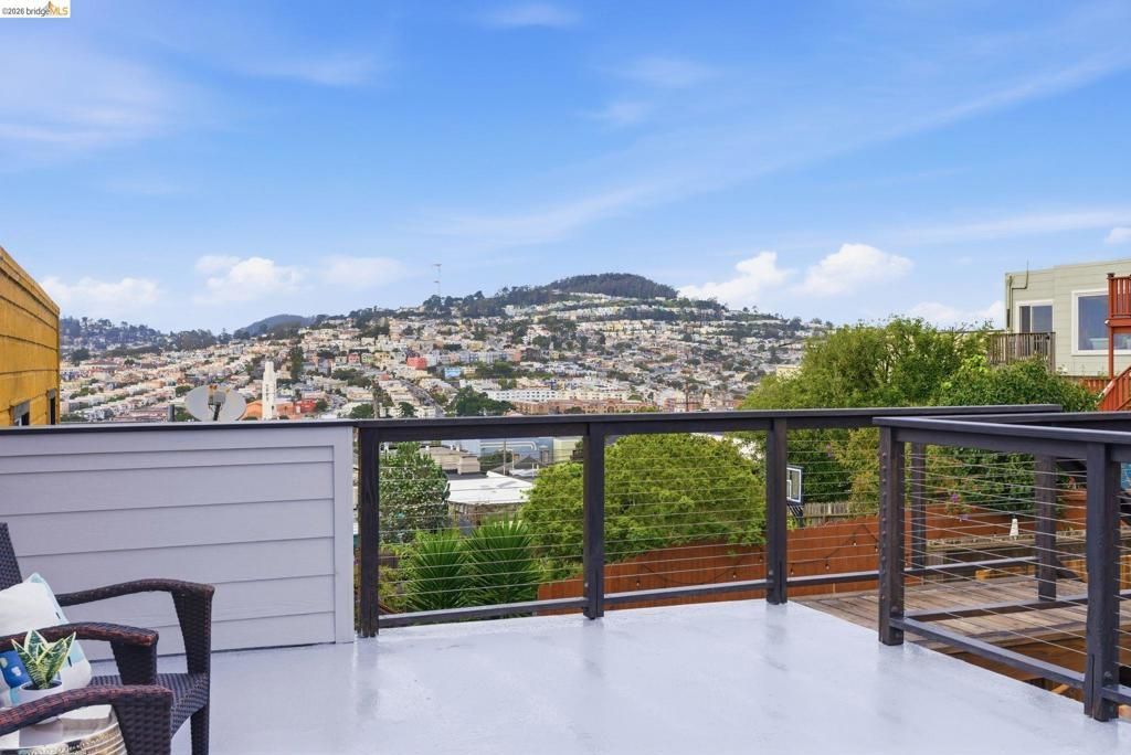 458 Victoria St, San Francisco, CA 94132 Main Photo