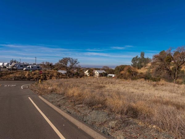 125 Central Eureka Dr, Sutter Creek, CA 95685