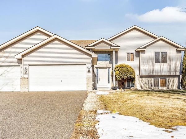 4424 221st Street N, Forest Lake, MN 55025