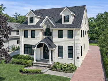 670 OAK Avenue, Birmingham, MI 48009