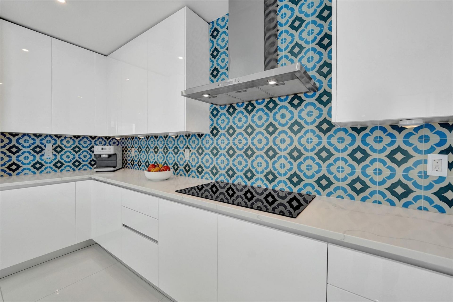 920 Intracoastal Drive, Unit 1003, Fort Lauderdale, FL 33304 Photo