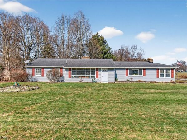 3132 Meadowwood Street NW, Massillon, OH 44646