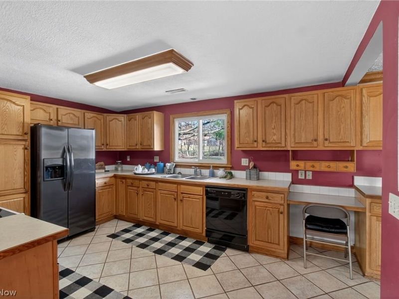 3132 Meadowwood Street NW, Massillon, OH 44646 Photo 12