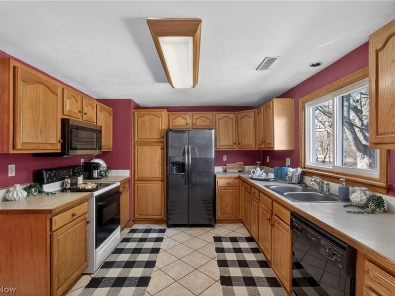 3132 Meadowwood Street NW, Massillon, OH 44646 Photo 13