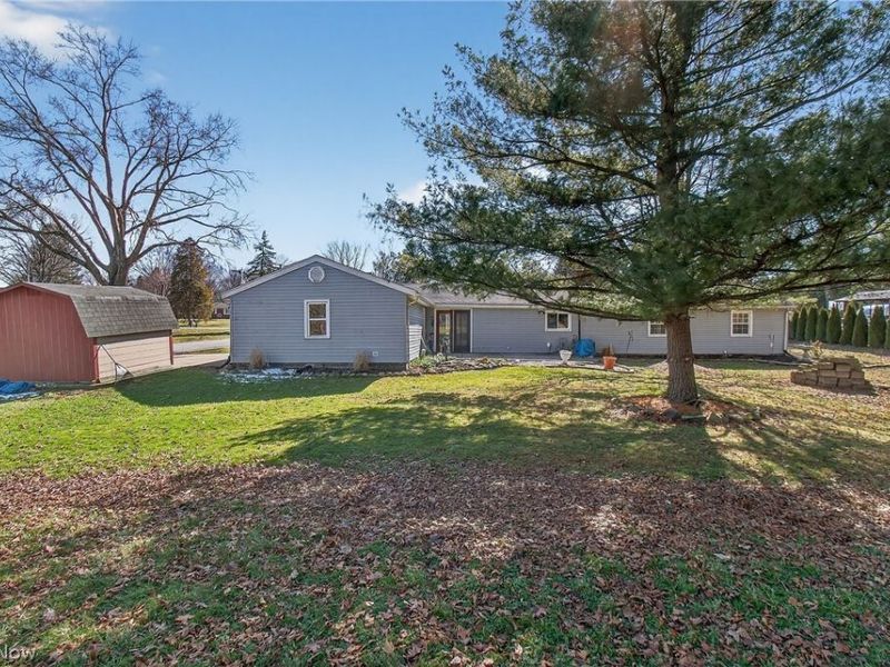 3132 Meadowwood Street NW, Massillon, OH 44646 Photo 4