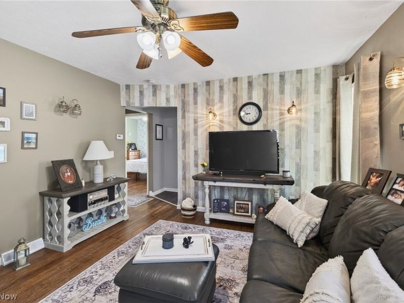 348 East Street, Fairport Harbor, OH 44077 Photo 5