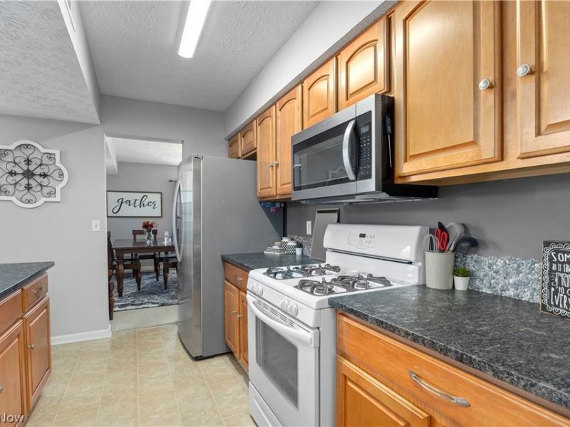 27226 S Emerald Oval, Olmsted Township, OH 44138 Photo 11