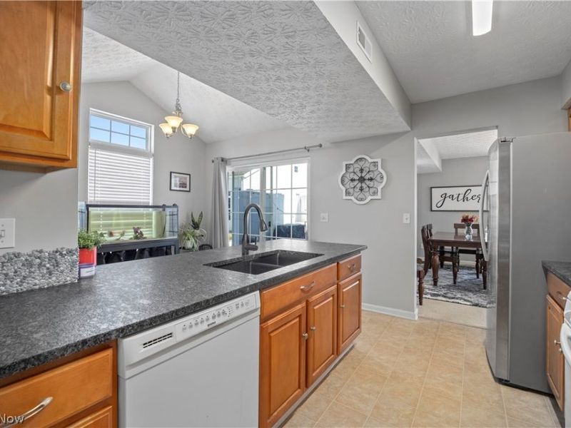 27226 S Emerald Oval, Olmsted Township, OH 44138 Photo 13