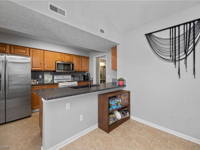 27226 S Emerald Oval, Olmsted Township, OH 44138 Photo 15