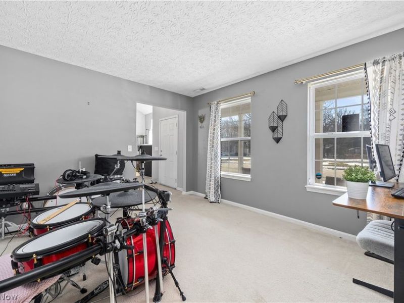 27226 S Emerald Oval, Olmsted Township, OH 44138 Photo 2