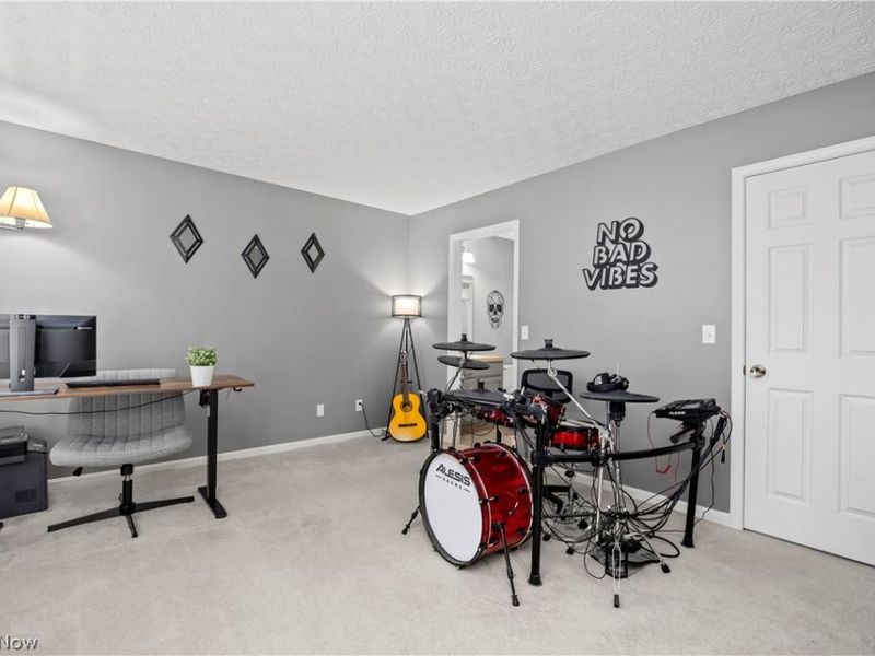 27226 S Emerald Oval, Olmsted Township, OH 44138 Photo 4