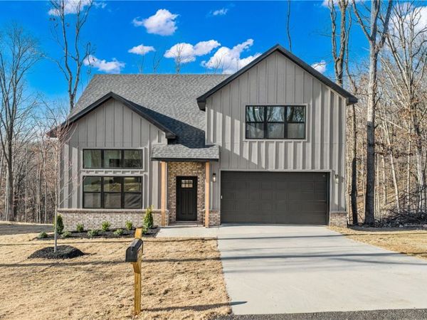 8 York Drive , Bella Vista, AR 72714