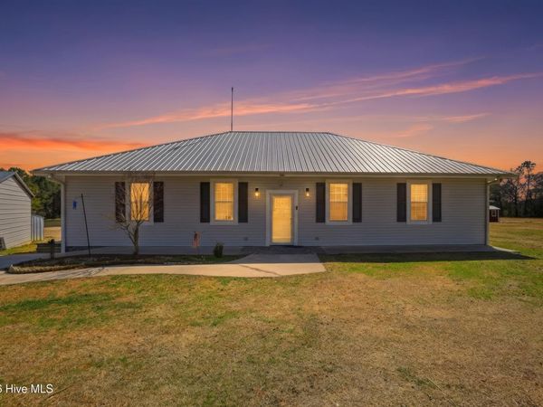 335 Bull Tail Road, Wallace, NC 28466