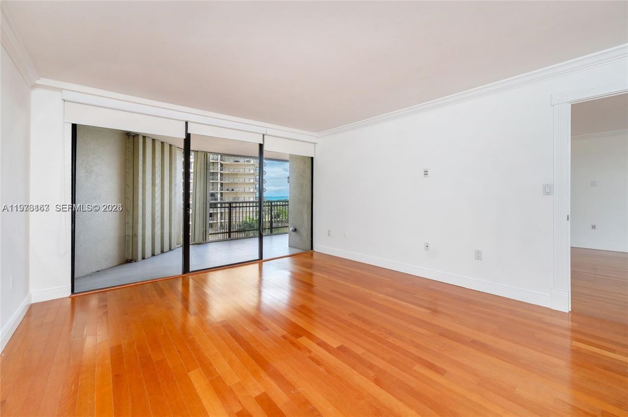 2901 S Bayshore Dr, Unit 8A, Miami, FL 33133 Photo