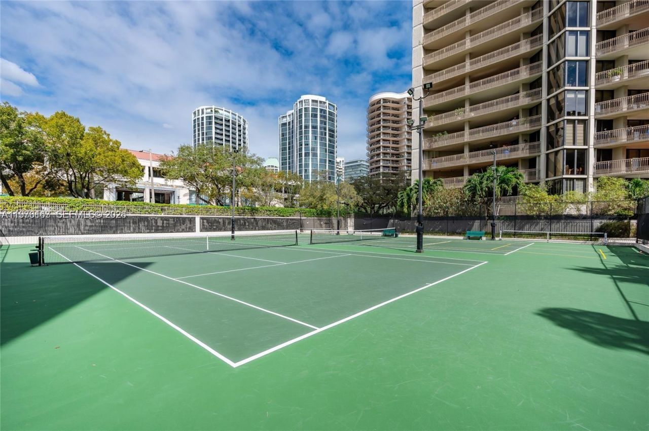 2901 S Bayshore Dr, Unit 8A, Miami, FL 33133 Photo