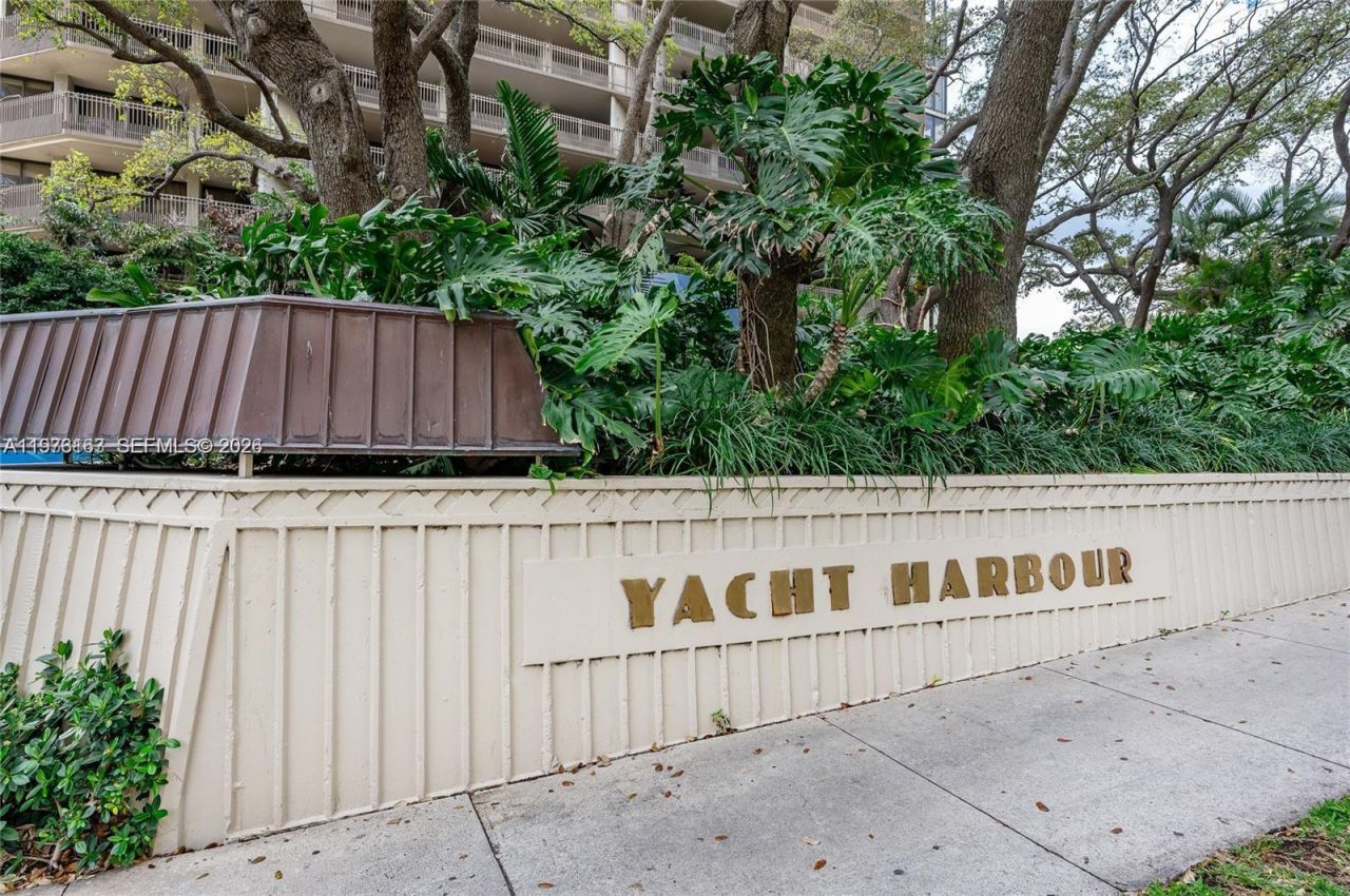 2901 S Bayshore Dr, Unit 8A, Miami, FL 33133 Photo