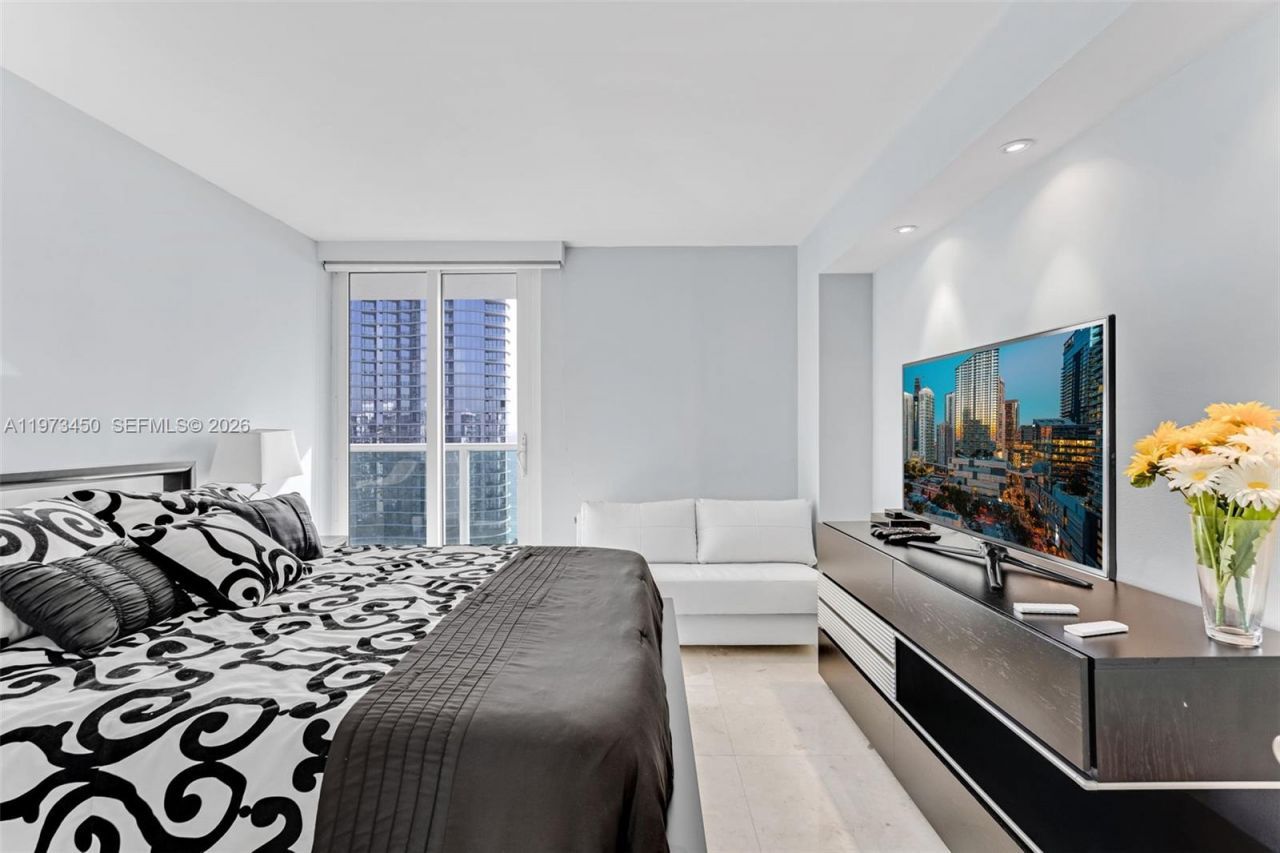 100 Bayview Dr, Unit 2007, Sunny Isles Beach, FL 33160 Photo