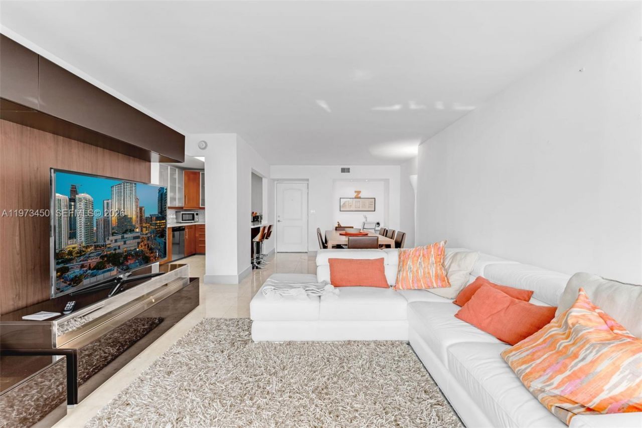 100 Bayview Dr, Unit 2007, Sunny Isles Beach, FL 33160 Photo