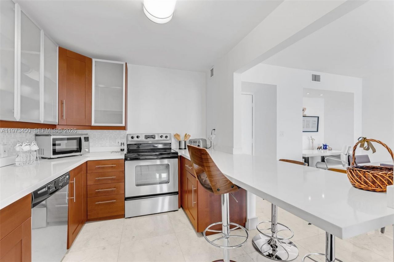 100 Bayview Dr, Unit 2007, Sunny Isles Beach, FL 33160 Photo