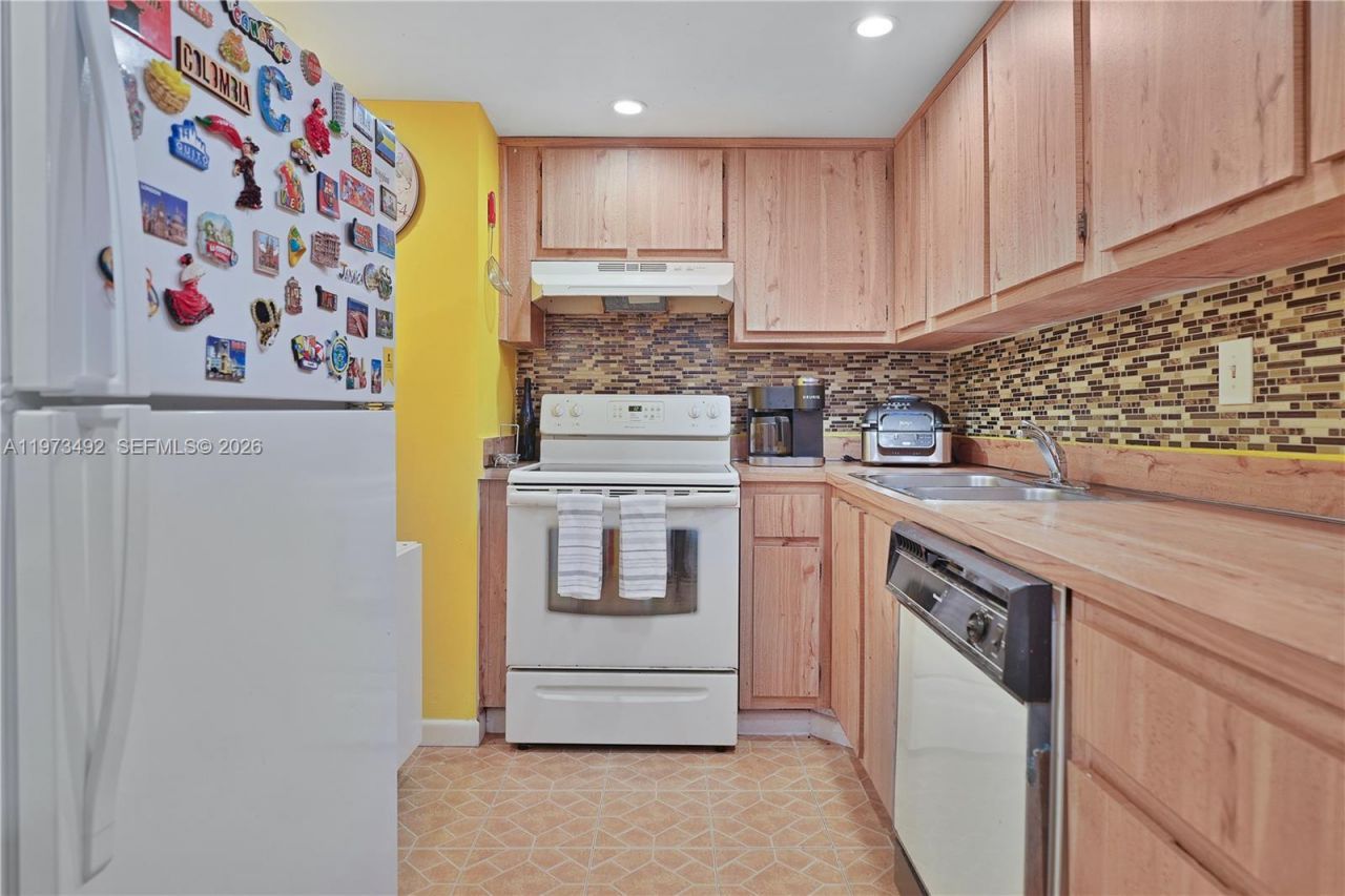 780 NE 69th St, Unit 2404, Miami, FL 33138 Photo