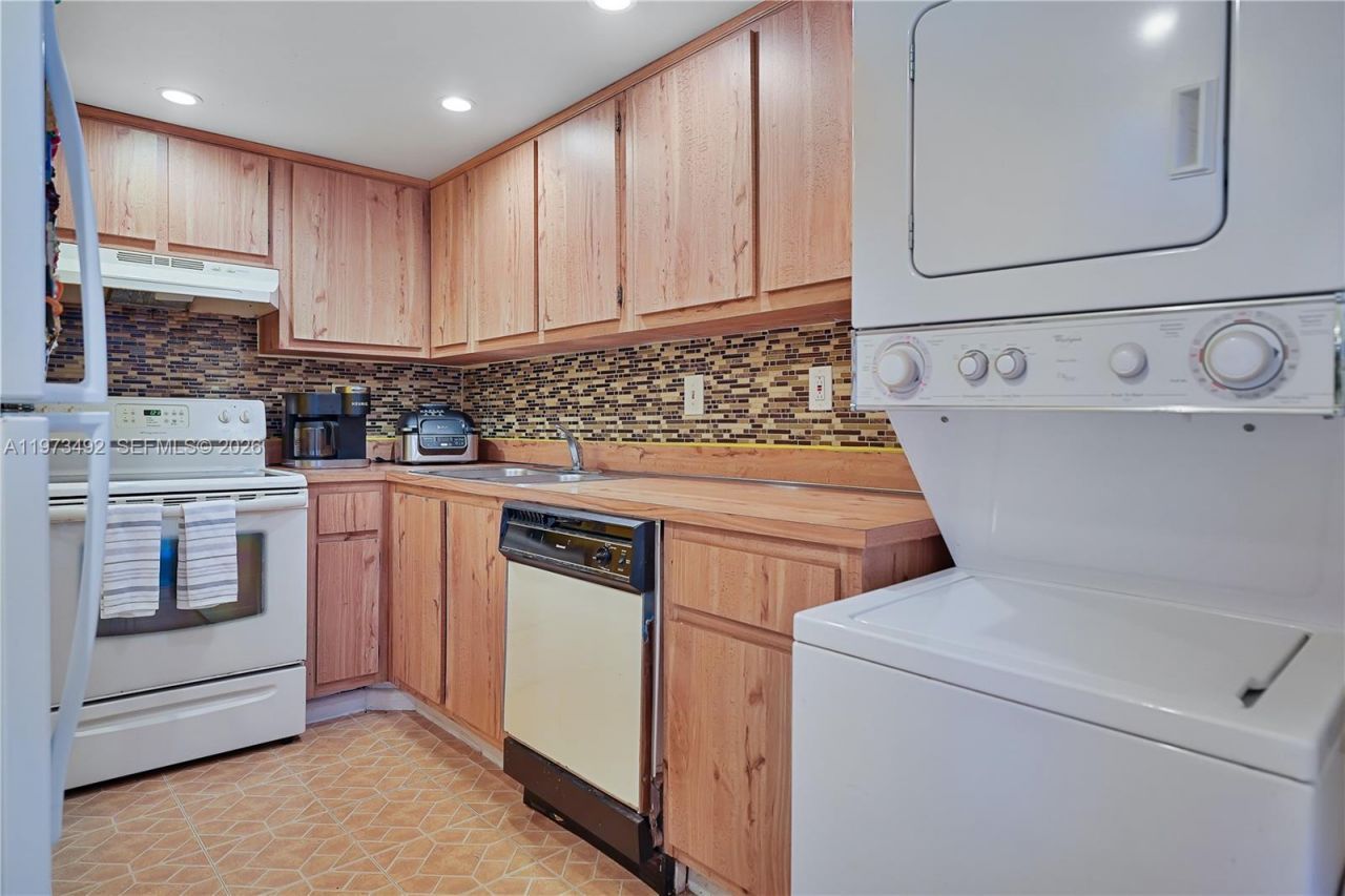 780 NE 69th St, Unit 2404, Miami, FL 33138 Photo