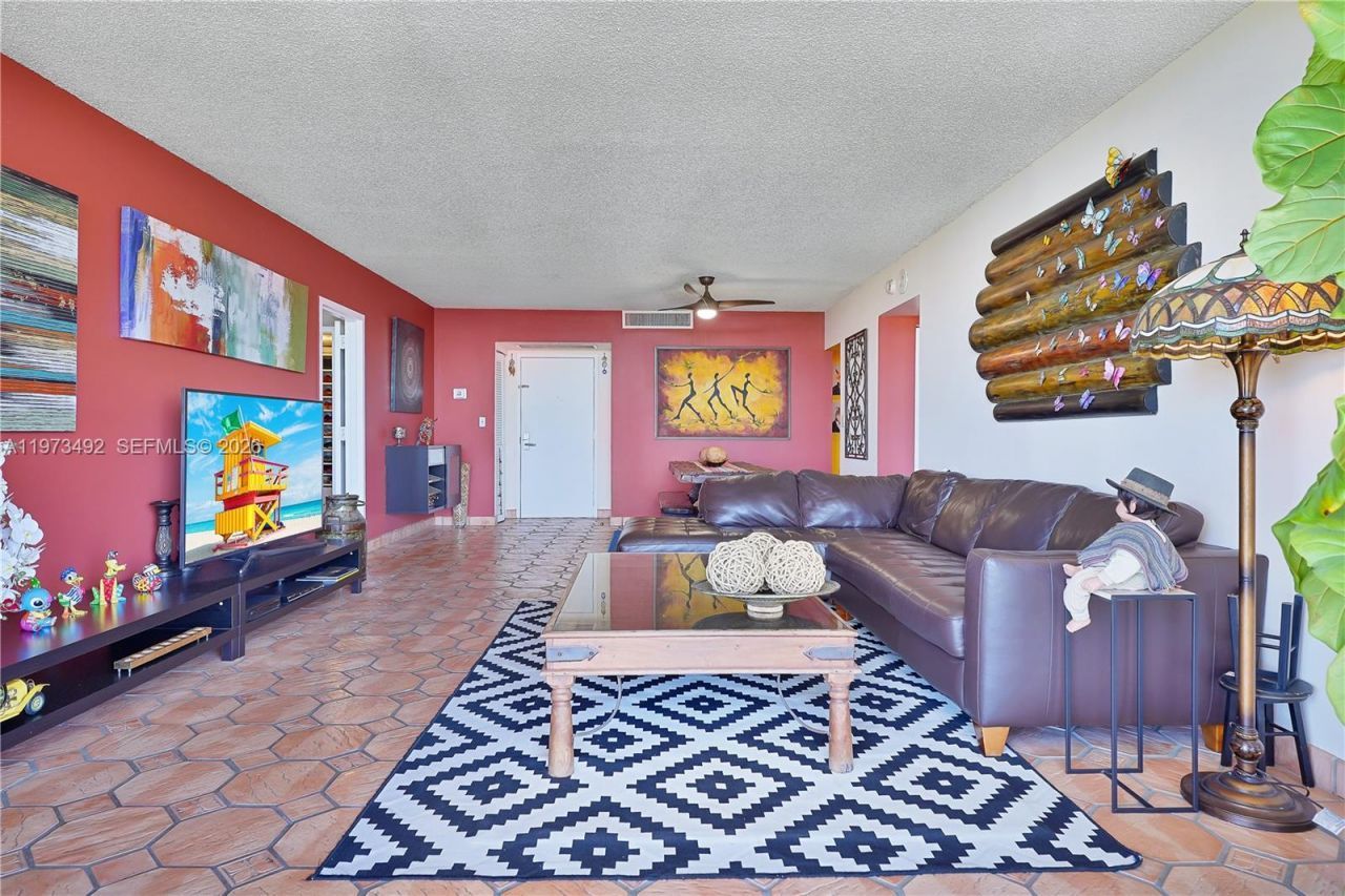 780 NE 69th St, Unit 2404, Miami, FL 33138 Photo