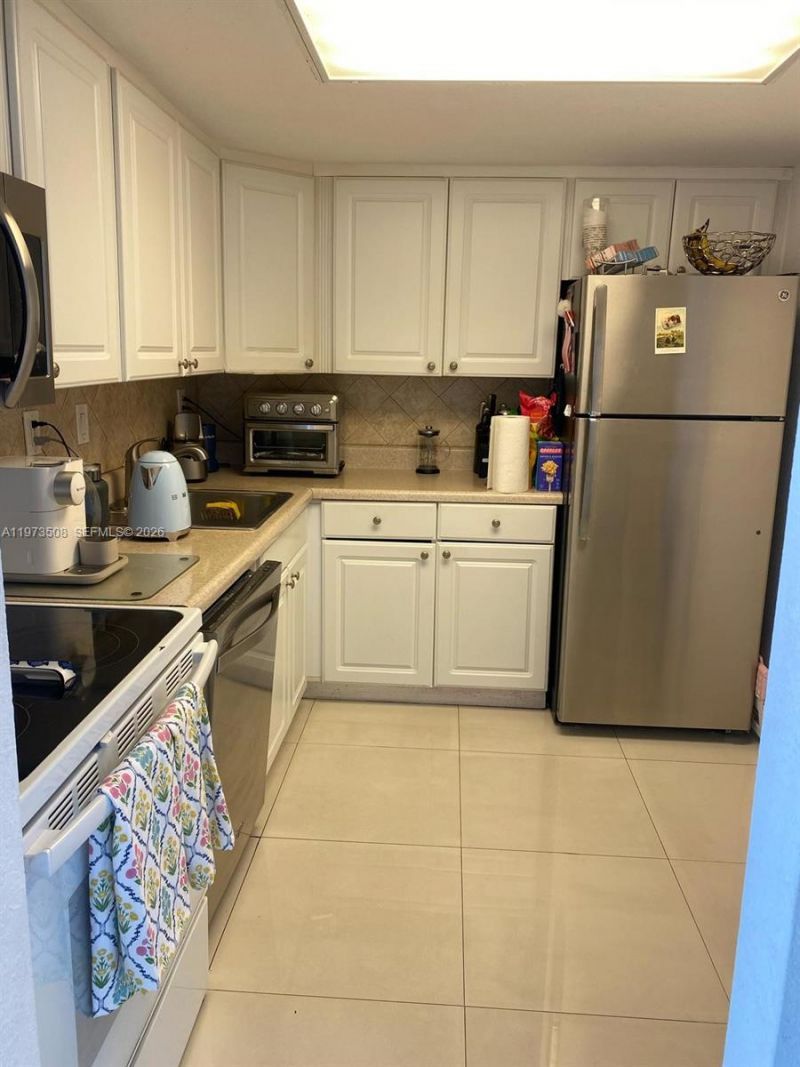 3731 N Country Club Dr , Unit 1124, Aventura, FL 33180 Photo