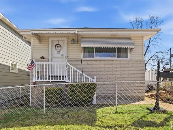 816 Regina Avenue, St Louis, MO 63125
