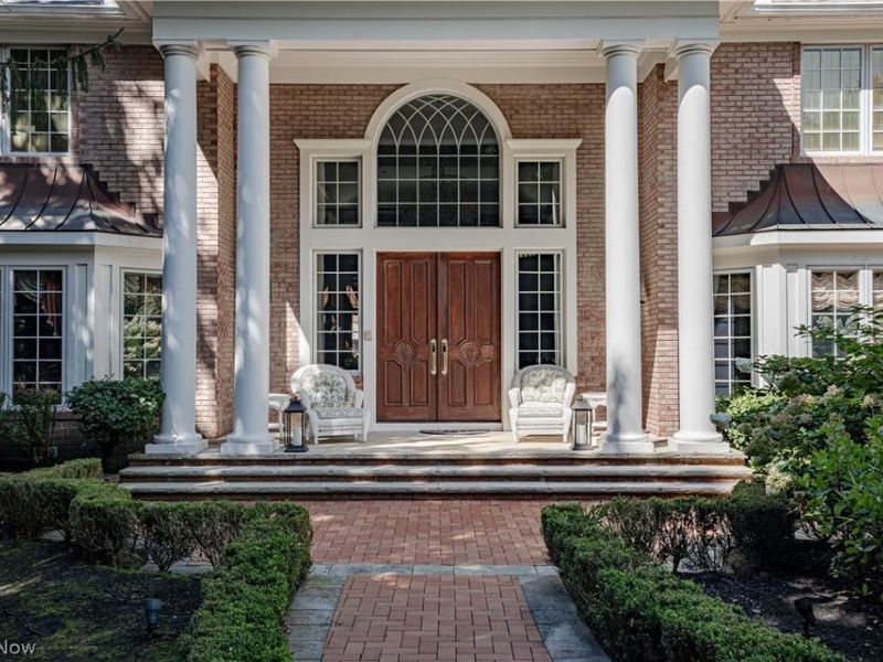 2140 County Line Road, Gates Mills, OH 44040 Photo 2